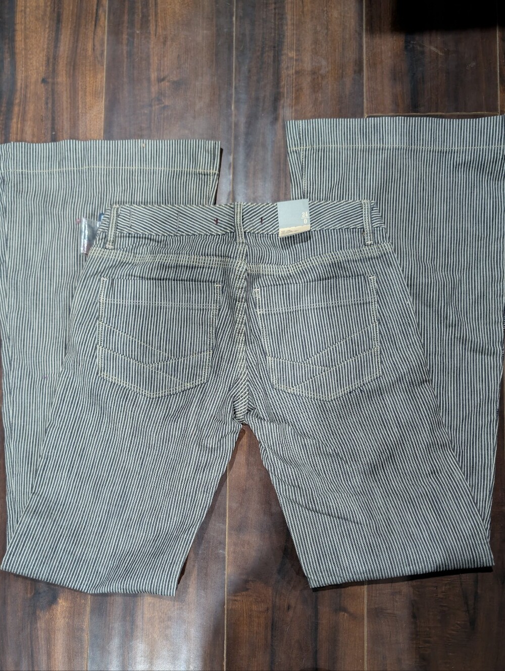 GAP•Low Rise Fitted Stretch Flare - Picture 5 of 9